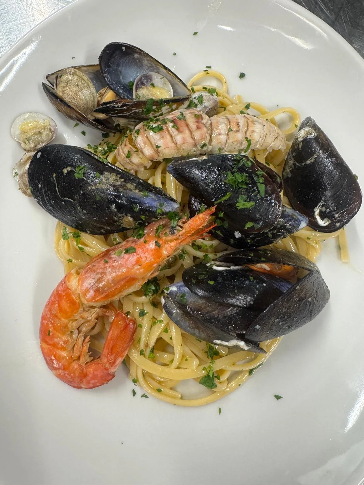 Spaghetti allo scoglio con cozze e gamberi Spaghetti allo scoglio con cozze e gamberi